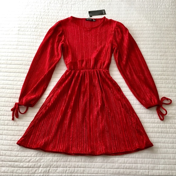 NEW Nasty Gal Red Velvet Skater Dress Sz 4 - Picture 3 of 8